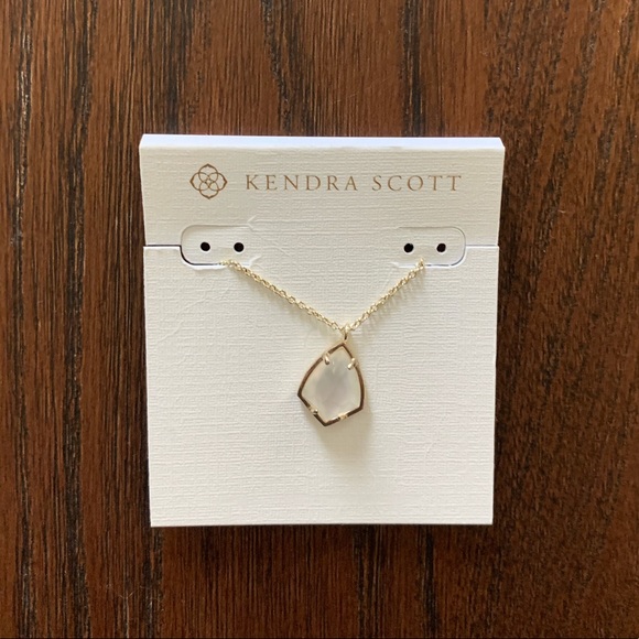 Kendra Scott Jewelry - Kendra Scott Ivory Mother of Pearl Necklace